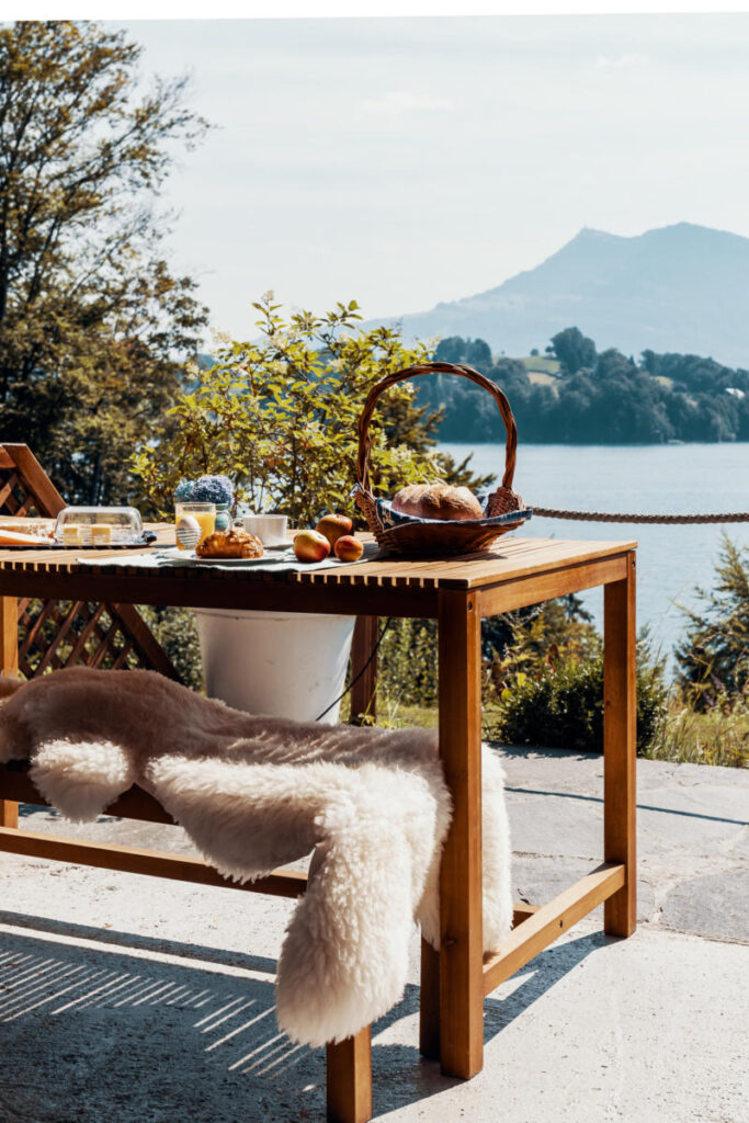 Lake Villa Lotus
